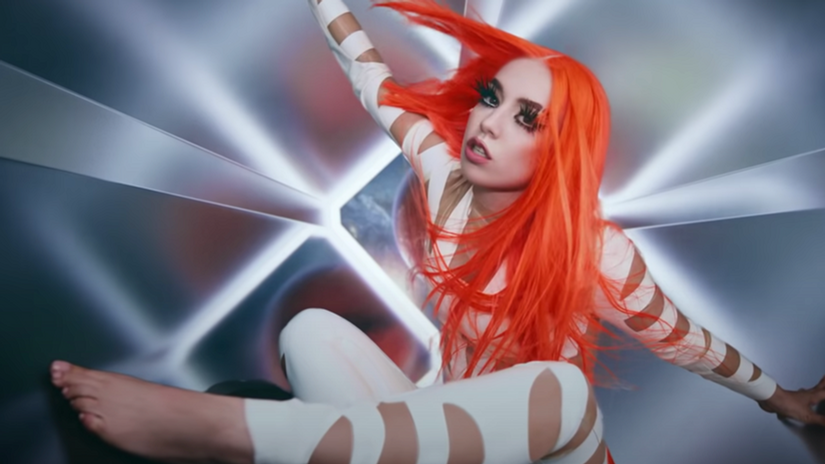 AVA MAX // Naked